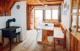 Cozy Lakefront Cabin with Direct Lake Access