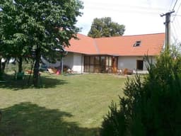 in Libořezy mit Garten und Grill