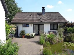 Kleines Ferienhaus in Hermülheim mit Garten
