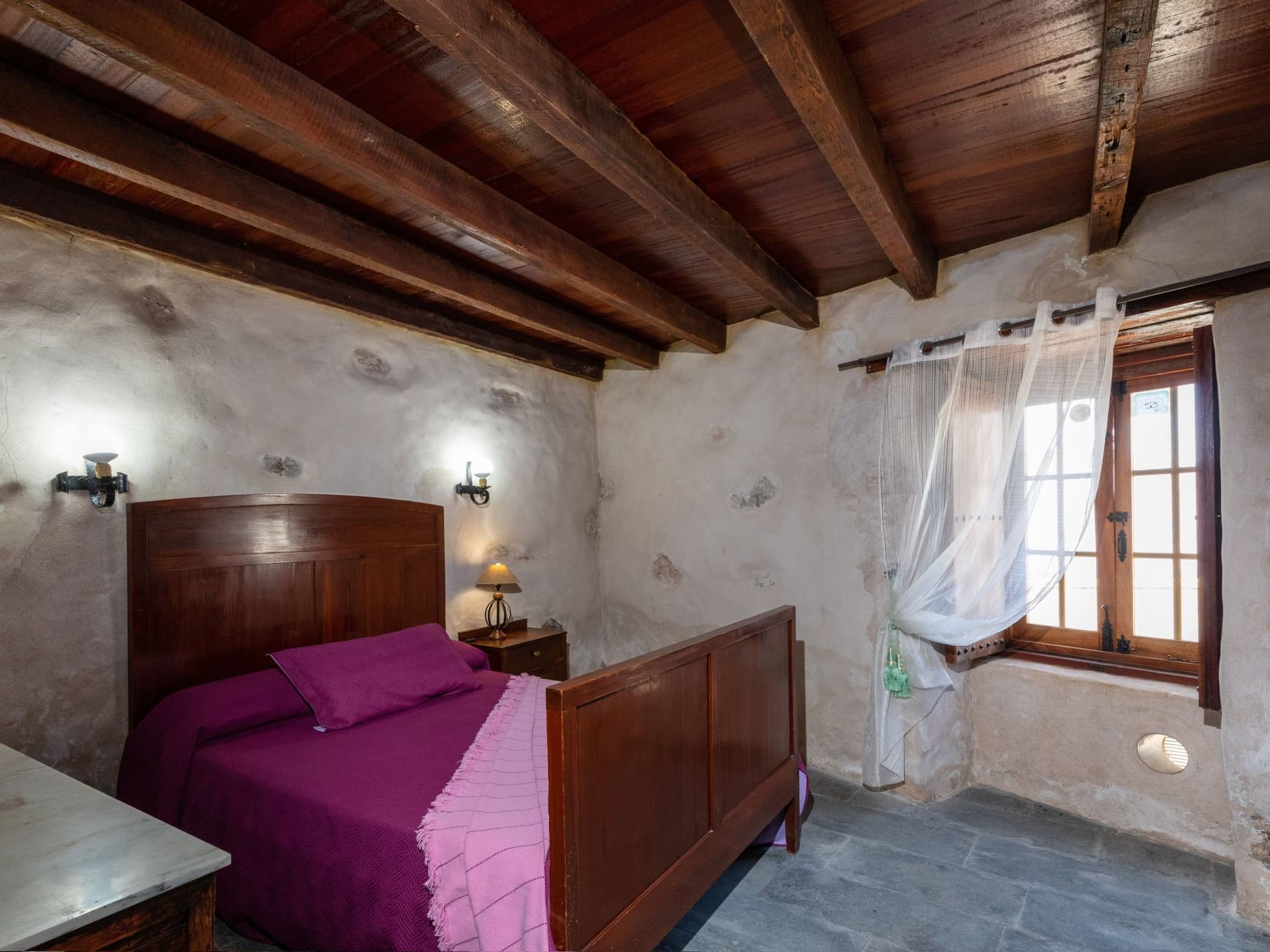 "Tamasite tetir" mit Pool