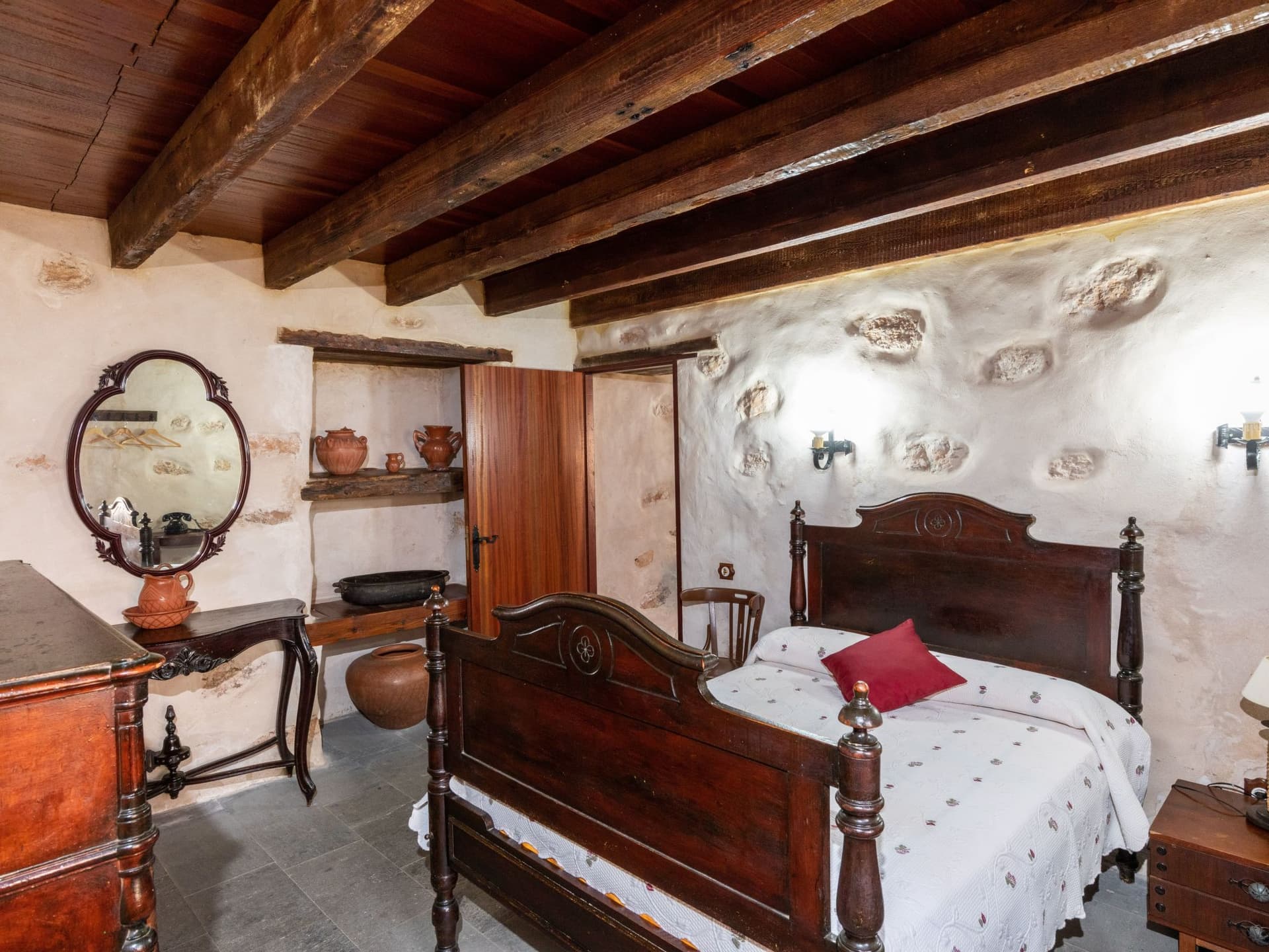 "Tamasite toto" mit Schwimmbad