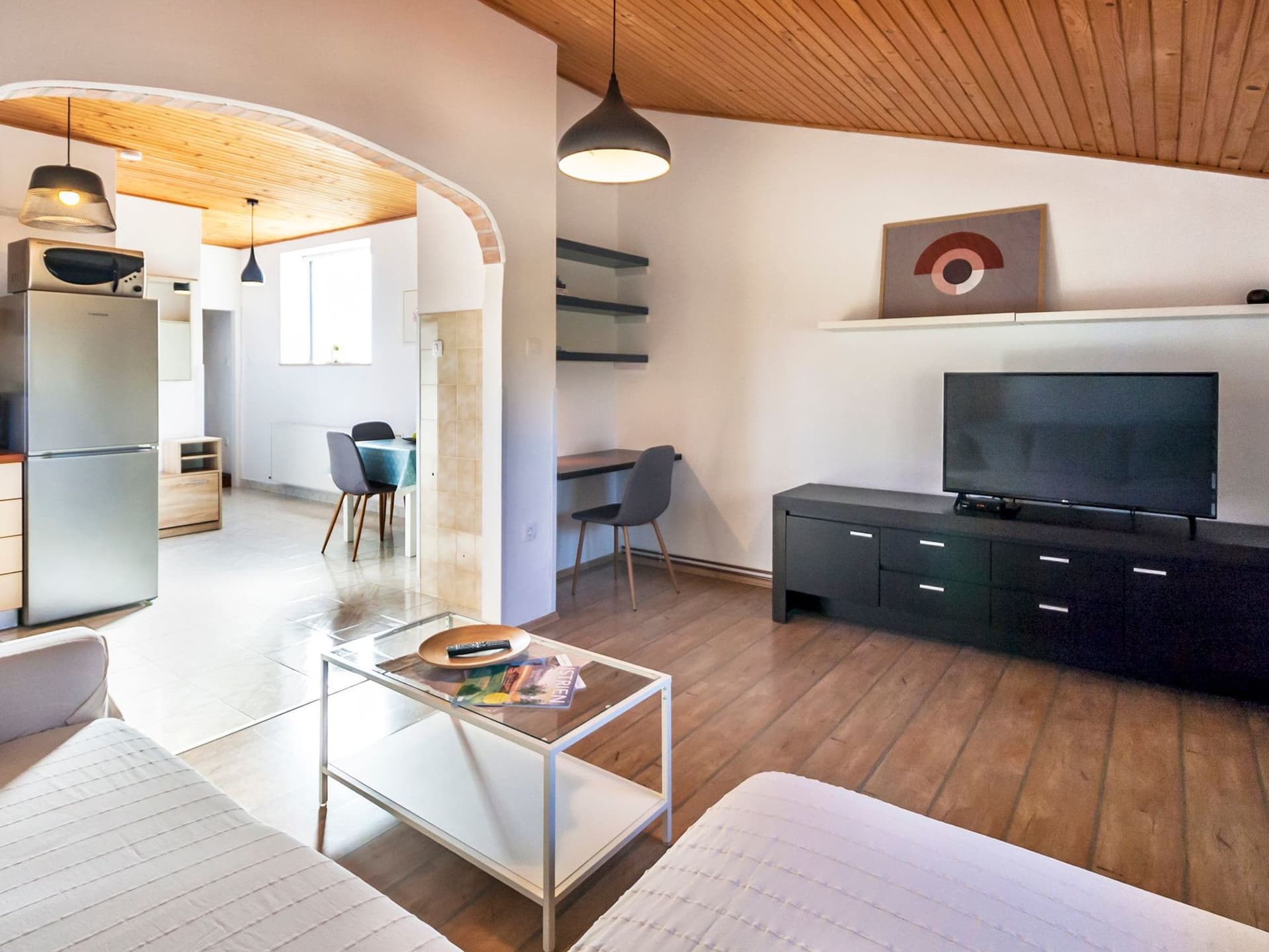 "Gortan" mit Blick auf das Wasser