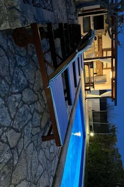 in Posedarje mit großem Garten