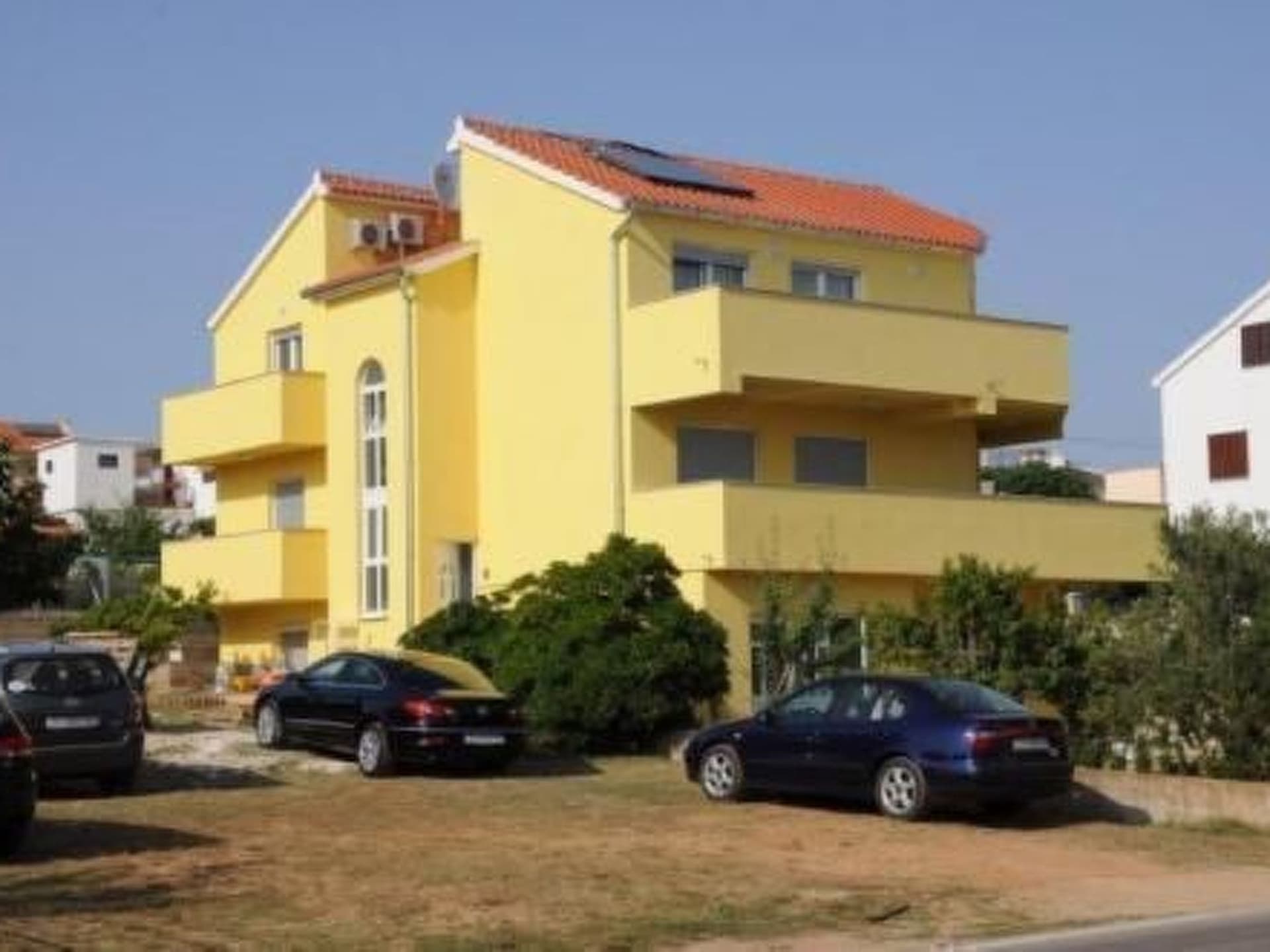 Moderne Ferienwohnung in Vodice mit Grill