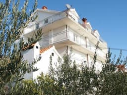 in Seget Donji mit Garten und Grill