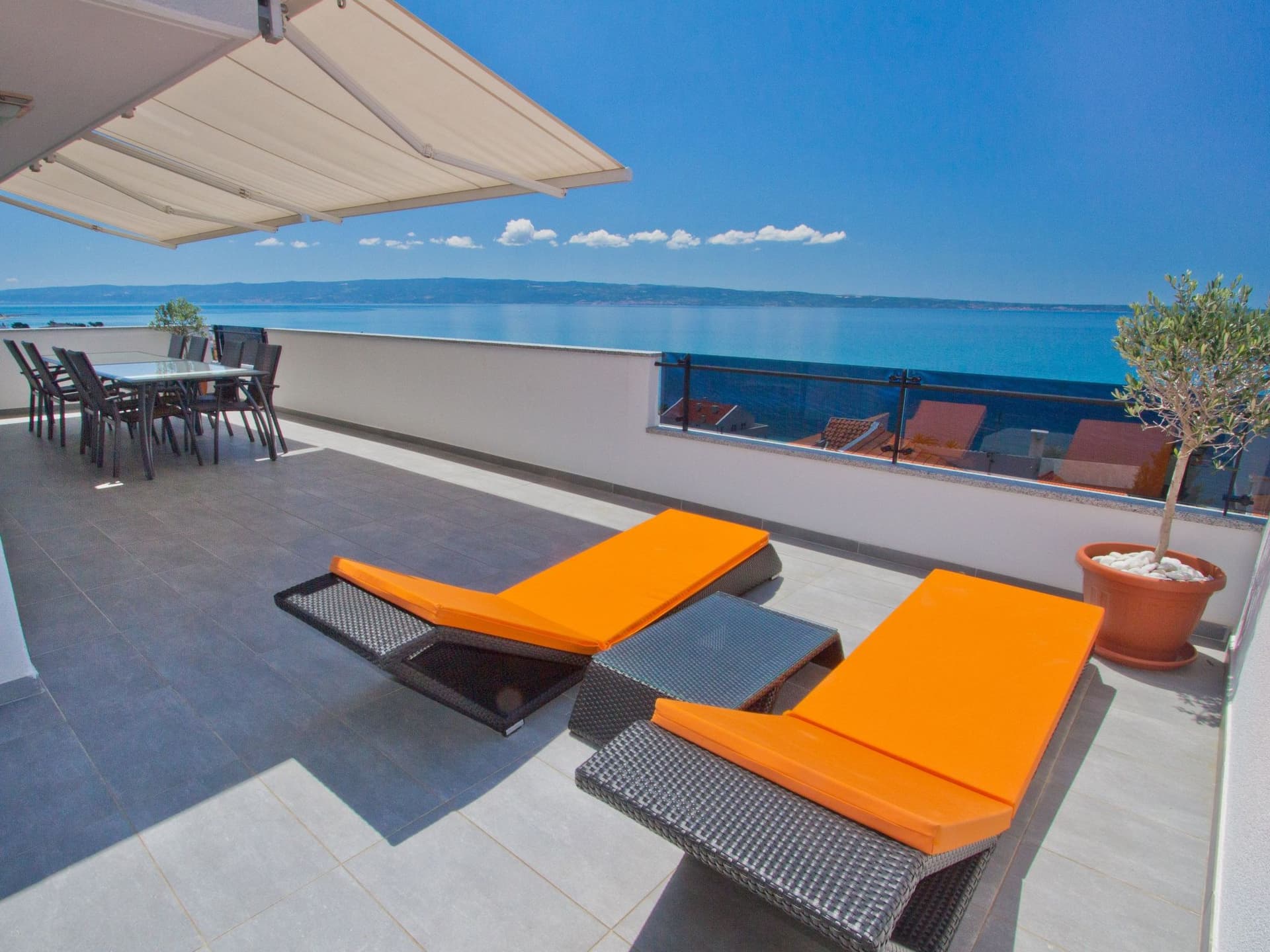 Charmantes Ferienhaus mit grünem Garten