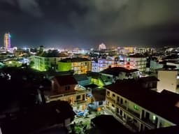 Wazzas Patong Apartment, Smart-TV und schnelles Wifi