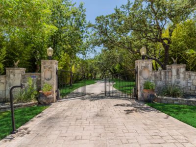 Upscale Estate ✧ Secluded Heated Pool & Hot Tub ✧ FirePit ✧ Fireplace ✧ GameRoom