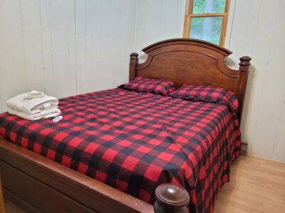 ELM Cabin: Lakefront Hideaway Resort - 2 bedroom