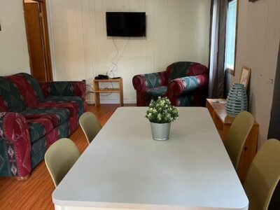 FIR Cabin: Lakefront Hideaway Resort - 2 bedroom