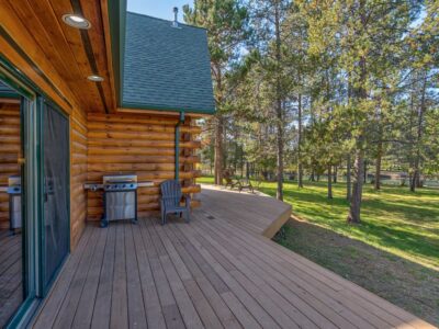 Riverfront Log Cabin with Foosball and Air Hockey