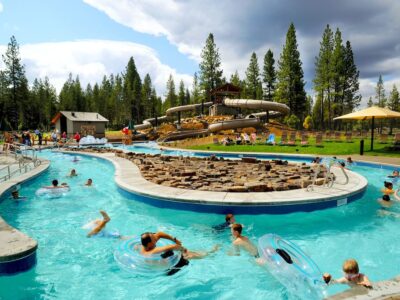 Rustic bungalow in the heart of Sunriver, perks