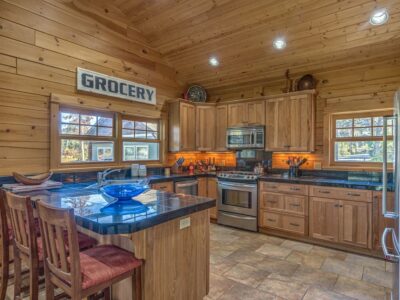 Riverfront Log Cabin with Foosball and Air Hockey