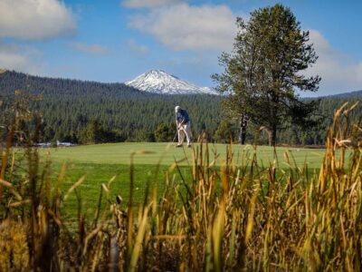 Rustic bungalow in the heart of Sunriver, perks