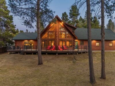 Riverfront Log Cabin with Foosball and Air Hockey