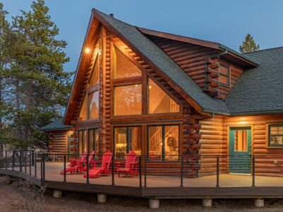 Riverfront Log Cabin with Foosball and Air Hockey