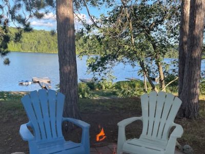 White Pine Cottage Wilberforce- Sandy Beach Entry